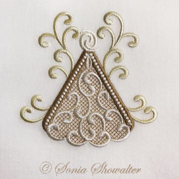 Filigree & Pearls Angel